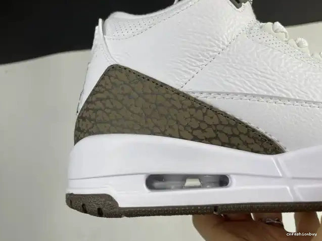 3 Jordan Retro Air (2018) 136064-122 Mocha 0603
